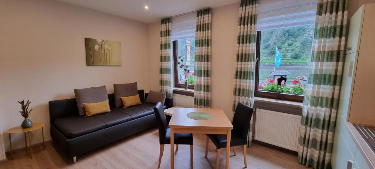 Pension / Ferienwohnungen Scheid Kestert Exteriör bild
