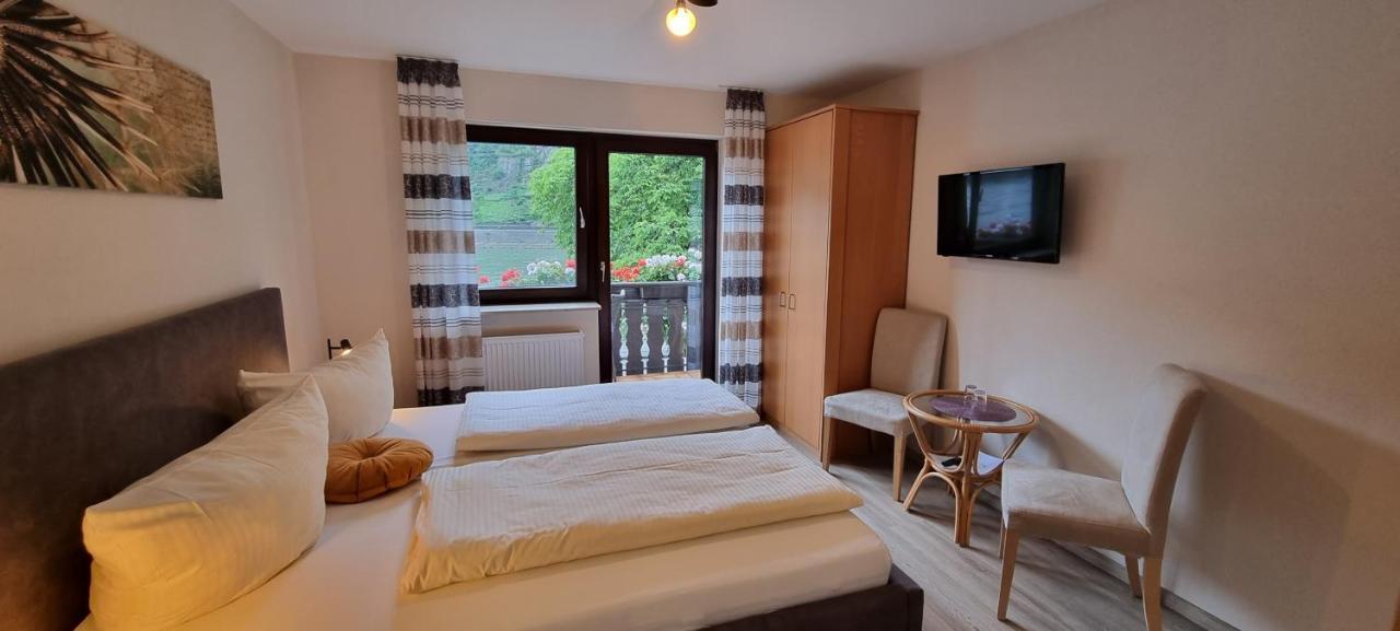 Pension / Ferienwohnungen Scheid Kestert Exteriör bild