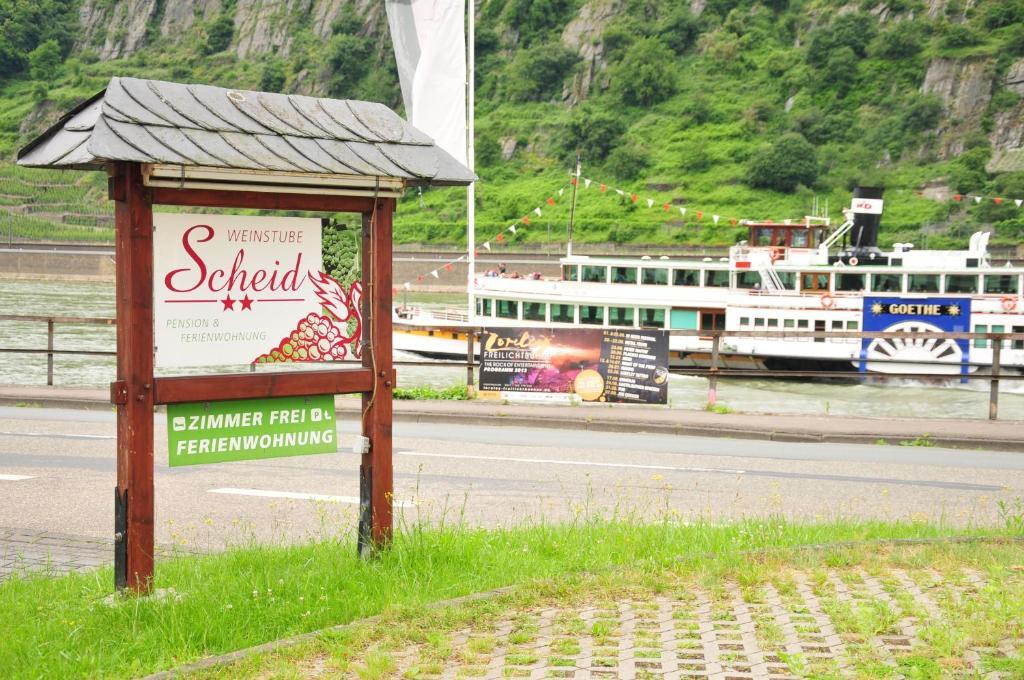 Pension / Ferienwohnungen Scheid Kestert Exteriör bild
