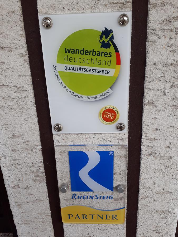 Pension / Ferienwohnungen Scheid Kestert Exteriör bild